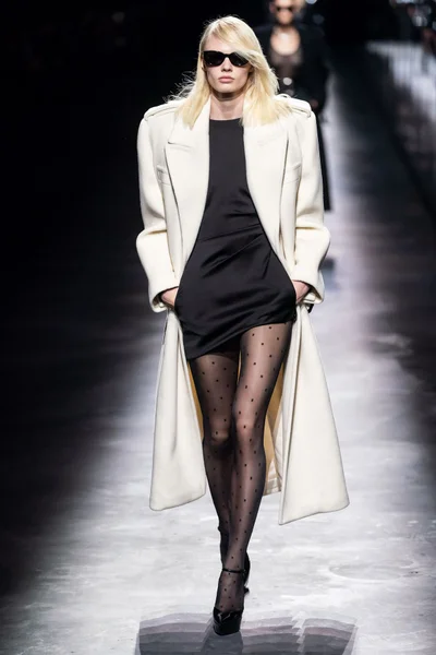 Look 2